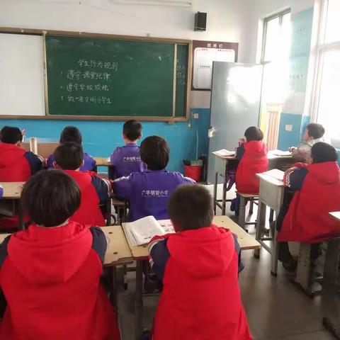 明智学校组织师生共同学习了《中小学生惩戒规则》，通过学习，老师们不仅明白教师可以依法依规对学生实施惩戒教