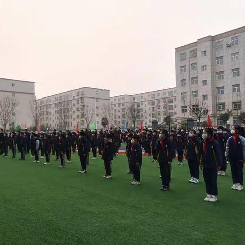 新学期  扬帆起航——潼关县添景苑学校开学第一次升旗仪式