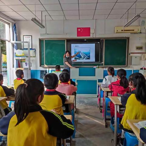 聚集体智慧，备精彩课堂——记长乐小学五年级数学集体备课