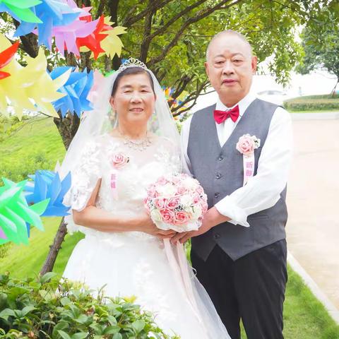 爱之于我，不是肌肤之亲，不是一蔬一饭，它是一种不死的欲望，是疲惫生活中的英雄梦想