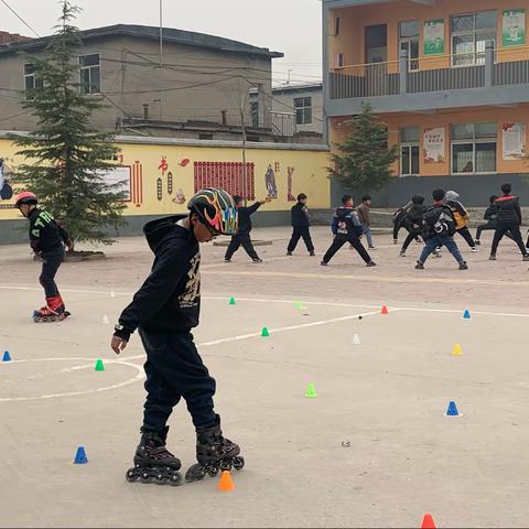 缤纷社团，多彩童年一一洪岩小学社团掠影