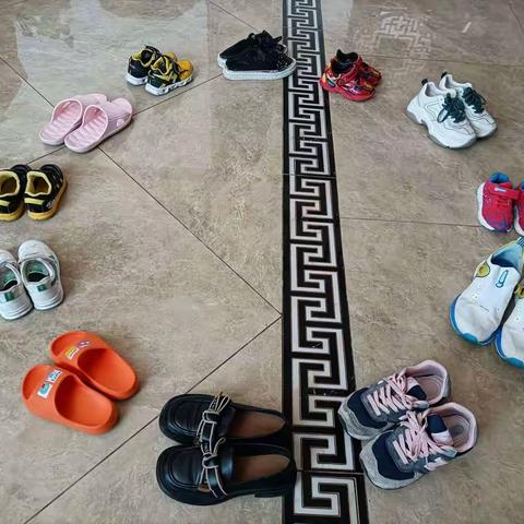 童心抗疫    宅趣无穷