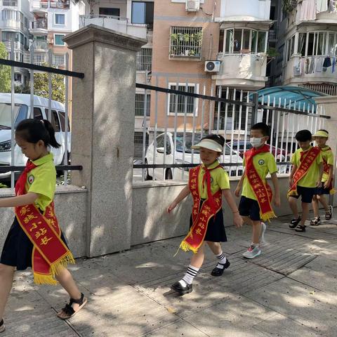 【红领巾守护】关爱老人身先行   独居空巢不“空心”