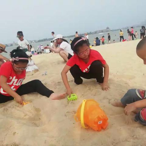 童年趣事——沙滩浴场