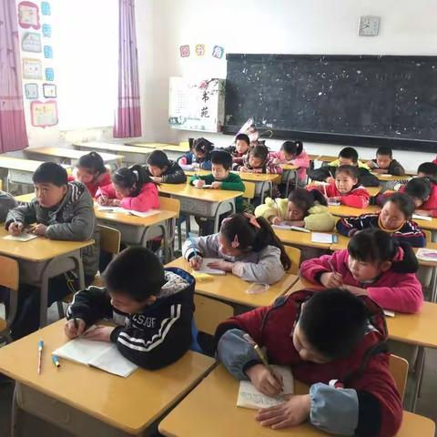 《任思绪飘扬，随笔墨飘香》—记湖边中心小学四年级2班阅读习作之写作课堂