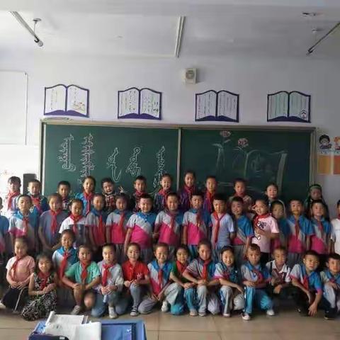 东乌旗第二小学    80班     朗诵比赛