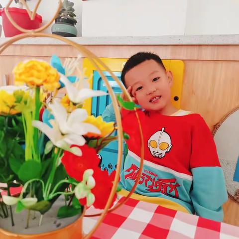 锦界一幼中一班下学期李恒宇的成长足迹