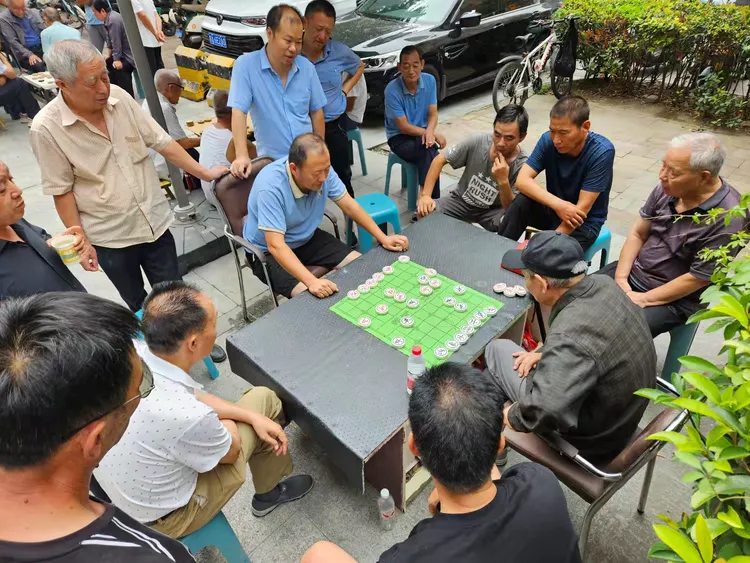 象棋名宿马长安鄠邑行：棋艺指导暖人心 倾力相助促发展