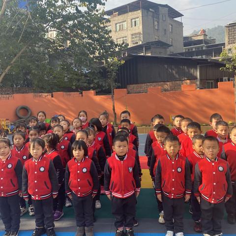 蓝天幼儿园2021年———第一届军训活动