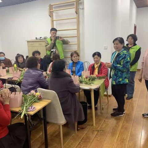 【官扎营】“重拾浪漫”——官扎营新区庆三八插花花艺活动