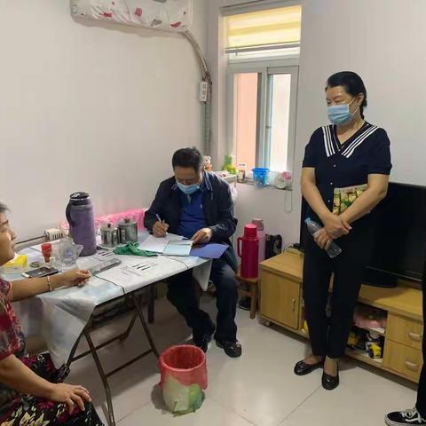 【官扎营】【办实事•开新局】区民政局与街道社事科到官中街社区开展低保入户调查