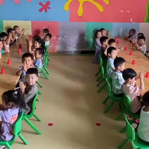 爱心幼儿园——小一班一周回顾