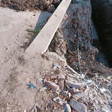 朱曲镇花李村网格员开展防溺水巡逻工作