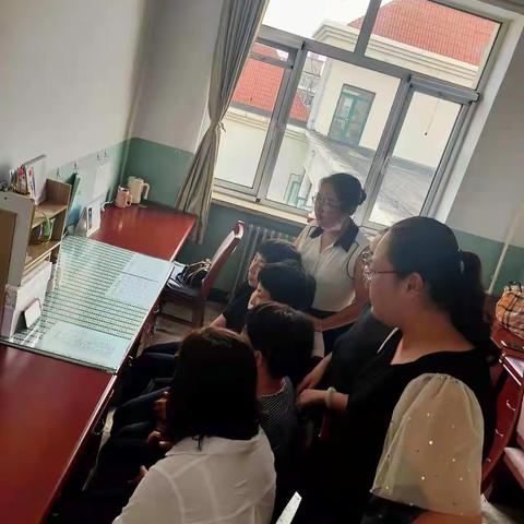 学习“双减”明方向   深入改革大步前——育小开展吴正宪老师的《“双减”背景，我们该做些什么？》线上培训活动