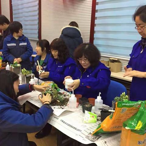 缙阳水业公司开展“喜庆十九大 迎世园 学园艺”微景观制作活动