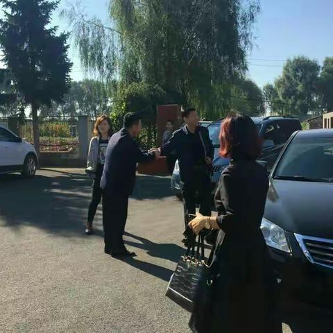 辉南县人大常委会视察组来到朝鲜族学校检查工作