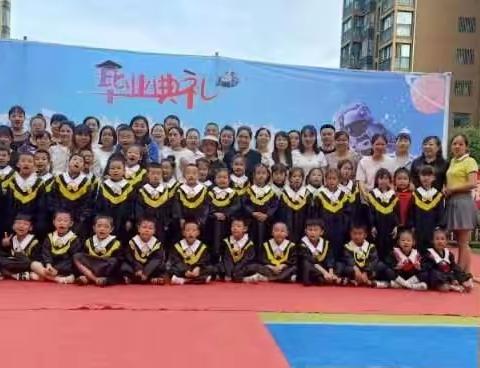 凤欣幼儿园“不一样的毕业季    幼儿园里吃大席”