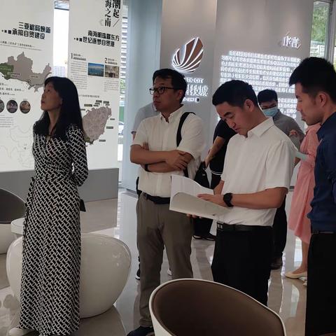 杨剑副区长陪同农业农村部专家前往崖州区开展南繁产业发展调研工作