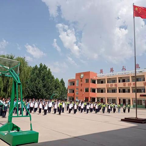 南寺郎固中学周例升旗仪式