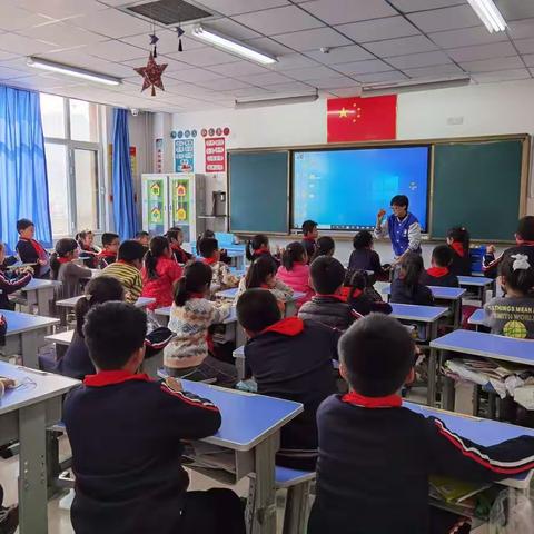 七维创客走进龙泉小学二年级三班