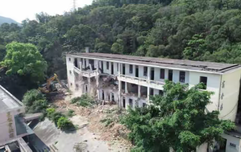 福清市龙华职业中专学校旧教学楼D级危房的建筑物（选编）