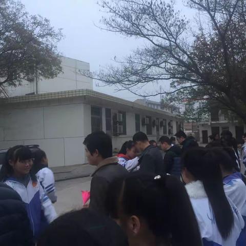 “铭记师恩，不忘初心”主题升旗仪式