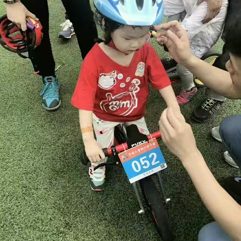 与孩子一起重走童年