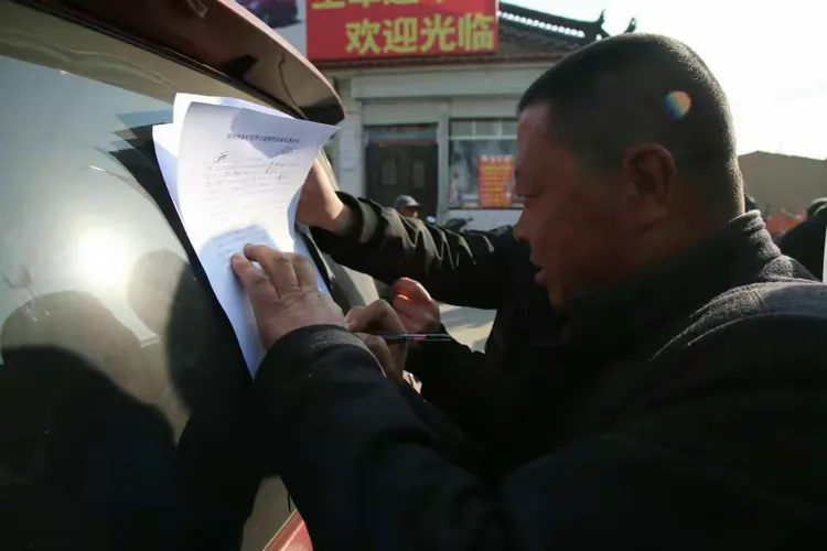 怀仁联社“七个一”抓好清收不良贷款的宣传工作