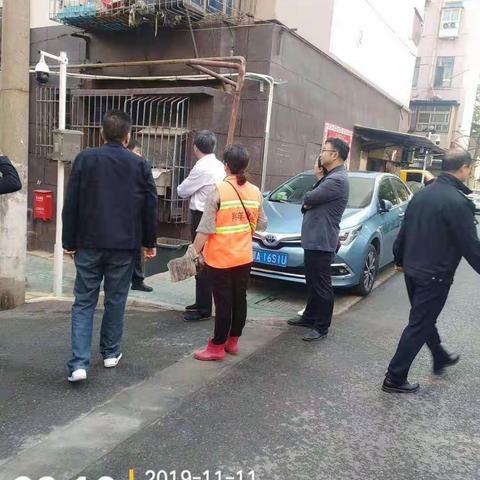 清洁环境卫生     共建美好家园