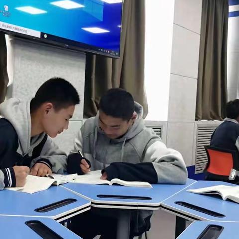 山职双胞胎  同登龙虎榜