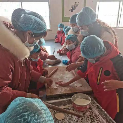 温情迎冬至，热闹享美食                  ——郑州航空港区博雅小学迎冬至包饺子活动