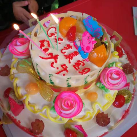 祝艺晨小朋友生日快乐！🍰