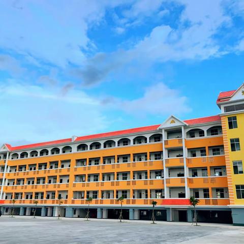 2010年—2018年瑞丽市芒沙小学发展变化