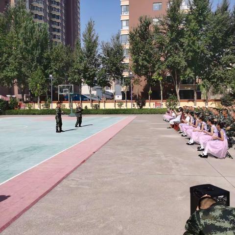 “危难时刻见真情 军民鱼水一家人”——羊毫街小学“八一”建军节赴晋中武警支队某部慰问活动👏👏