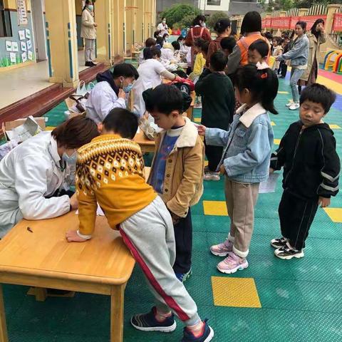 我体检，我健康，我快乐——红黄蓝幼儿园蓝一班