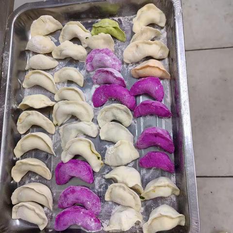 热腾腾的🥟暖洋洋的❤️