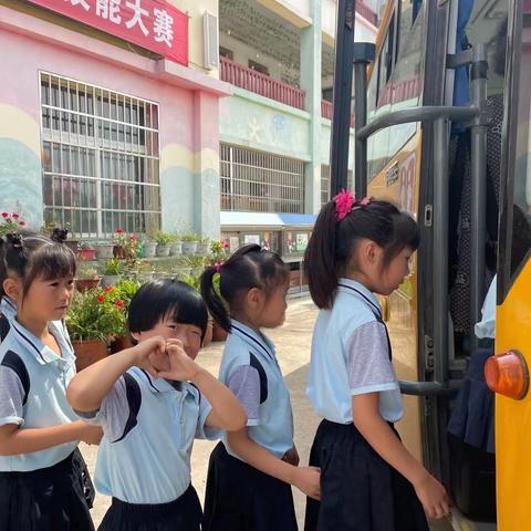 “幼小衔接•我们在行动”——华河中心幼儿园“参观小学”活动