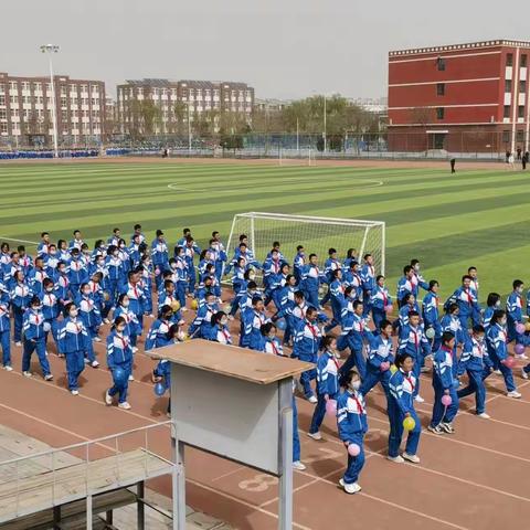 “春光弥漫校园，运动洋溢青春”——灵武市二中七年级（6）班 春季运动会