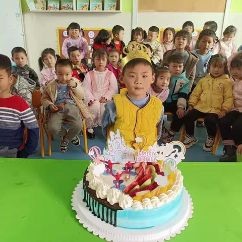 童乐幼儿园《慧凡一班》张智恒小朋友生日会