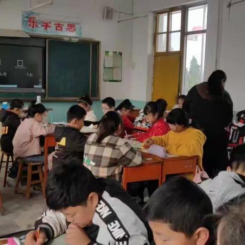 贯家堡小学“老带新，共进步”主题教研活动圆满完成！