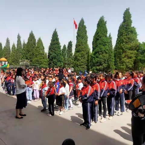 2021年5月28日，文水县刘胡兰镇贯家堡小学举行期中考试优秀学生表彰大会