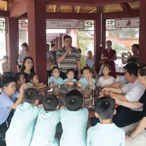 传讲革命故事 重拾红色记忆