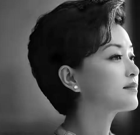 永远不要低估衣着讲究的女人！