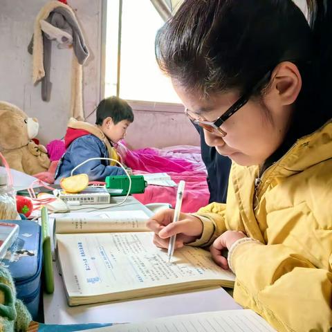 云端课堂传真知 入户家访暖人心一一实验中学网课线下家访纪行