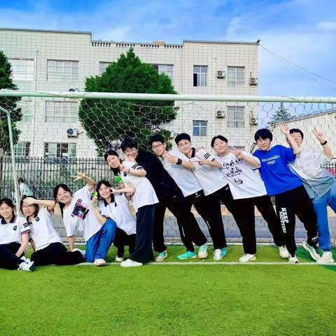 卢氏实验中学：温暖毕业照 定格快乐的校园生活