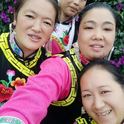 美丽的小寨子沟！原生态的锅庄！来自各个行业，组建而成的团队，可以加微信，也可以电话联系！13658118995！