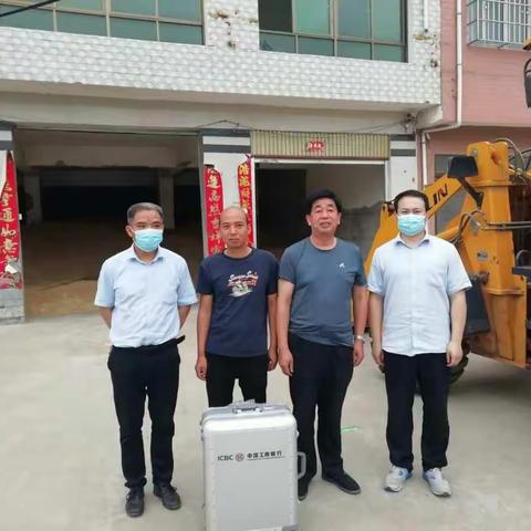 行政支行积极响应省市夏粮收购工作要求   深入基层营销收获丰