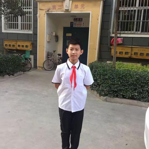 传唱红色经典    放飞金色梦想