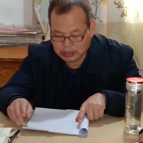 雨金街办人大工委主任李长安同志到企业联合党支部宣讲十九届四中全会精神