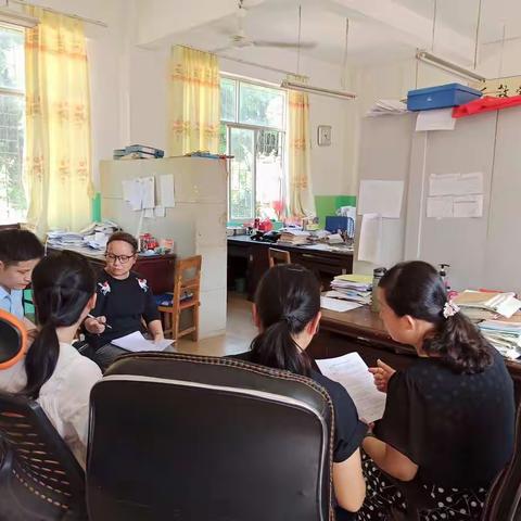 党建引领促教研     凝心聚力提质量                  ———城东镇中心校到学校调研足迹